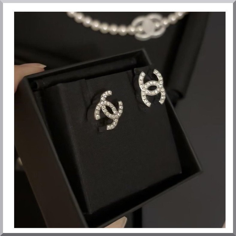 《在庫あり☆ギフトにも最適☆》CHANEL シャネル 25C ピアス