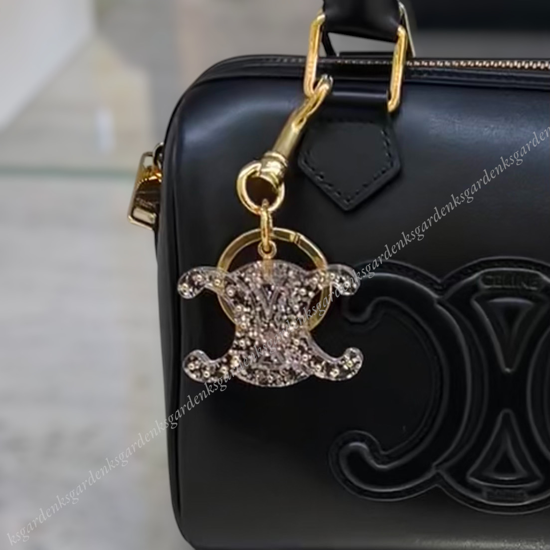 CELINE☆トリオンフ キーリング チャーム ローズ 美品【セリーヌ】トリオンフ キーリング チャーム スムース