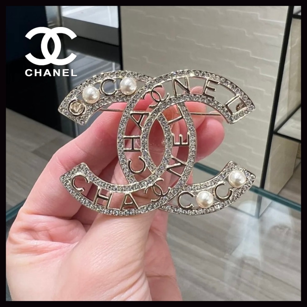 お洒落なデザイン♪【CHANEL】ブローチ CHANEL 25P《カラフルでハッピー♪》ストラスブローチ (CHANEL