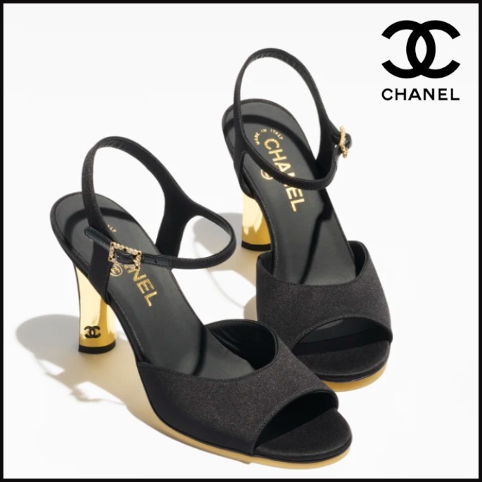 ★トレンディなスタイル【 CHANEL 】サンダル