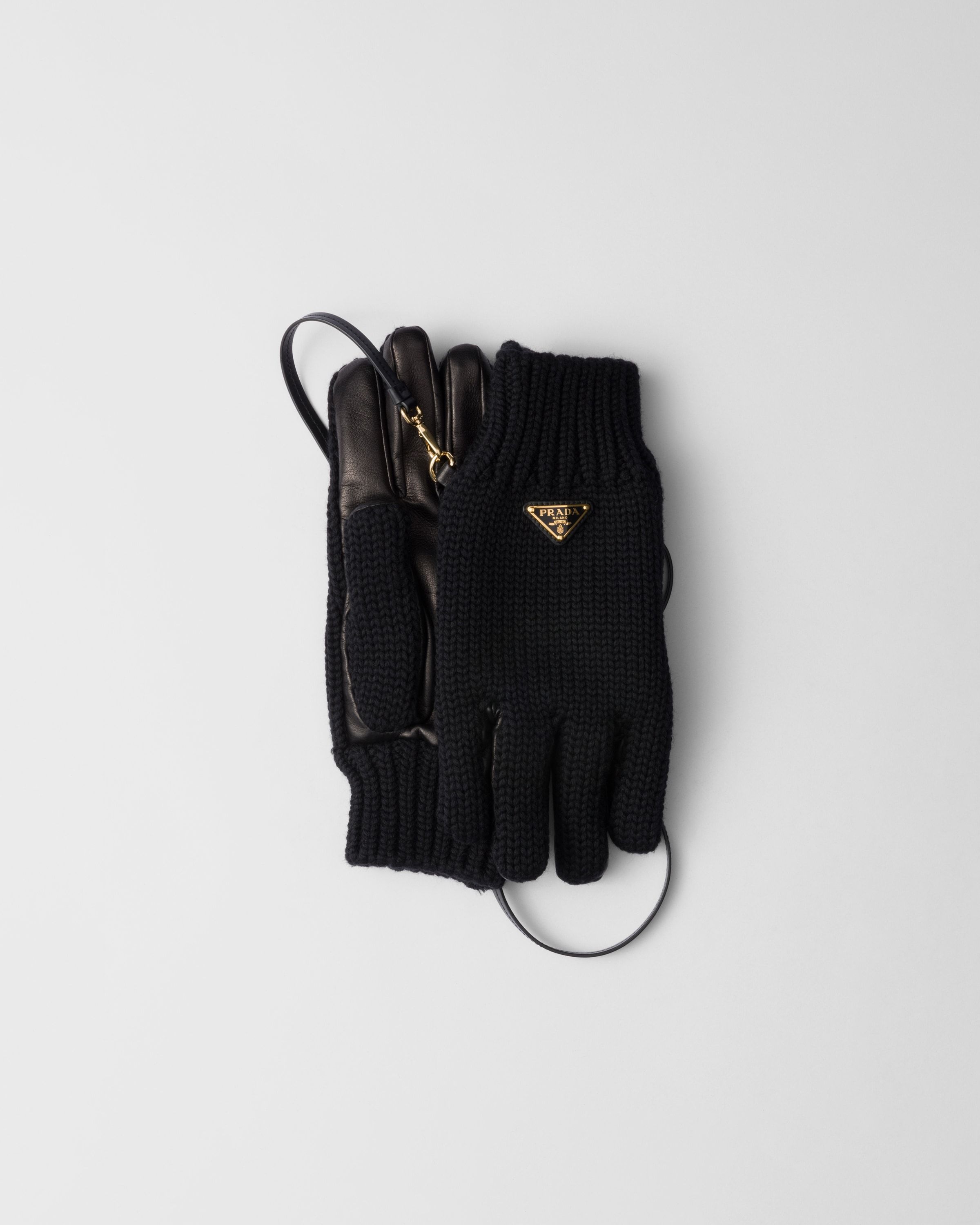 【日本入手困難】プラダ Wool and nappa leather gloves 手袋