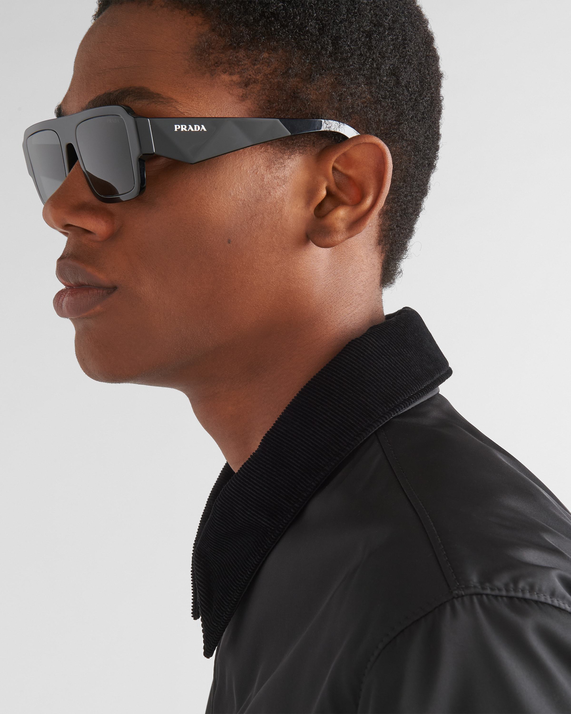 【日本入手困難】プラダ Prada Symbole sunglasses サングラス ピンクレンズ トライアングルロゴ入りサングラス | PRADA