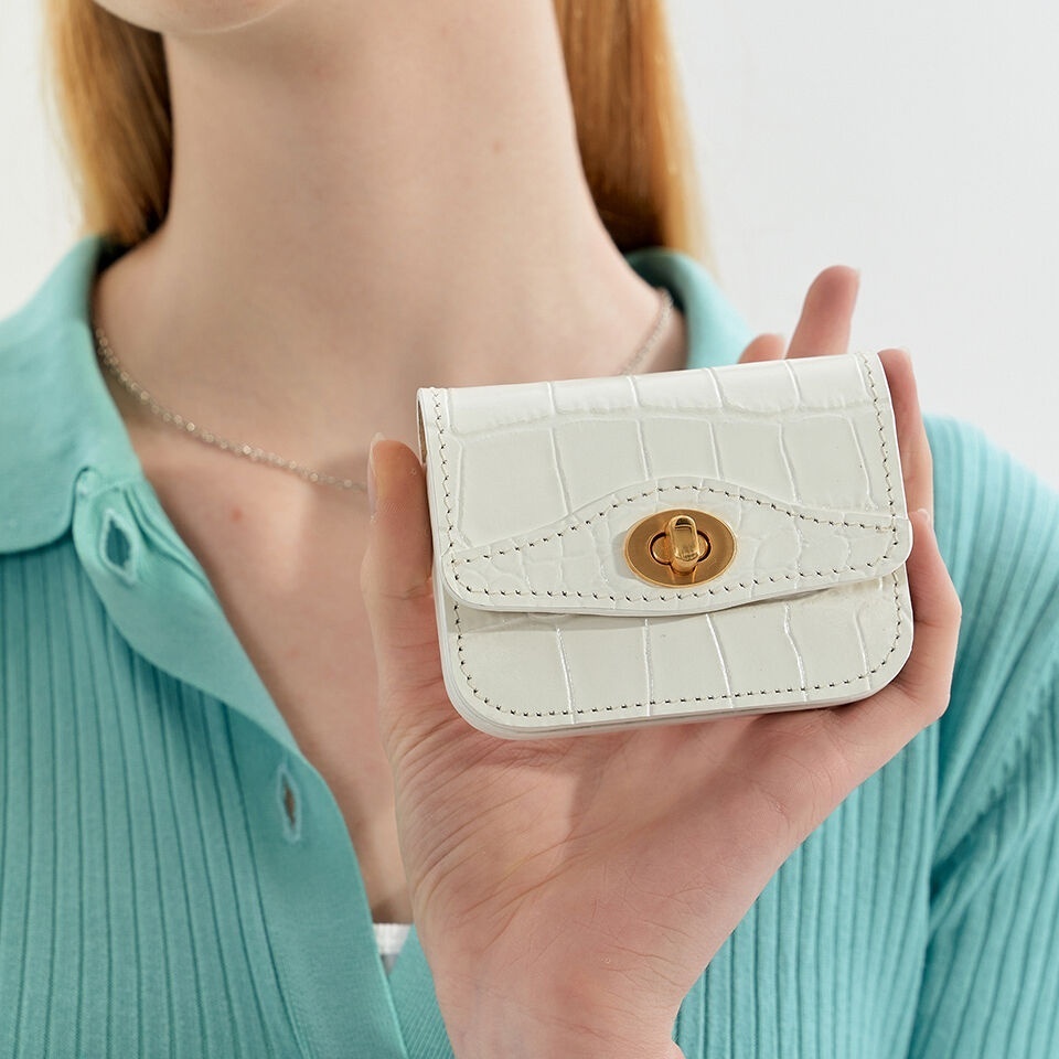 ★you a use★ Wonder wallet (Croc white)