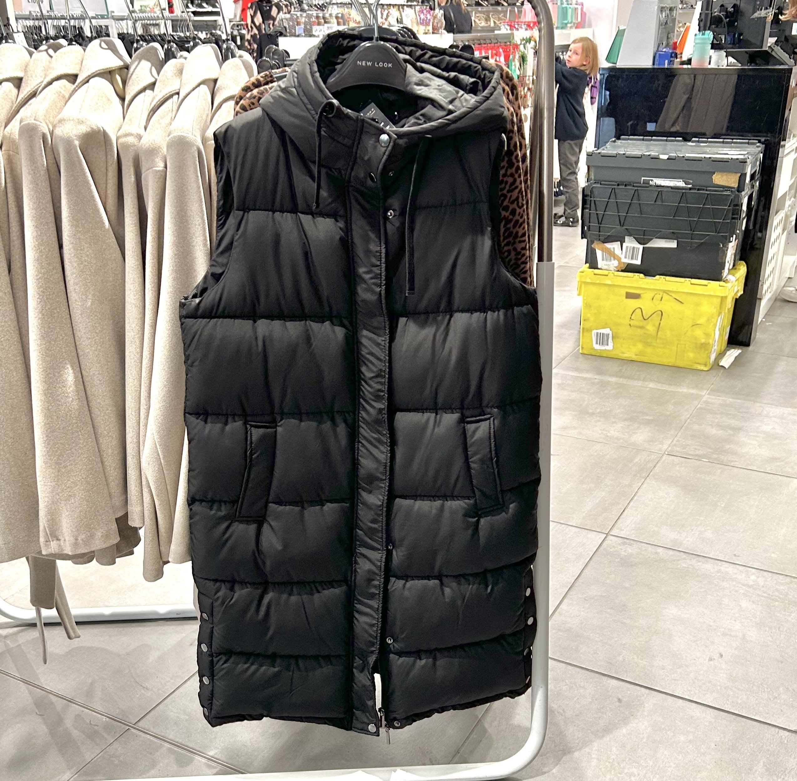 国内即発 ロンドン買い Black Hooded Puffer Gilet NEW LOOK