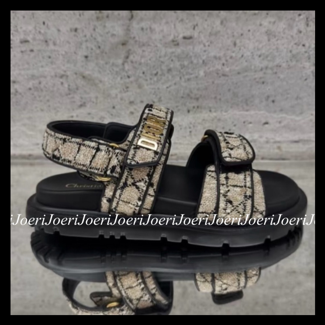 【カジュアルで合わせやすい♪】DIOR Dioract サンダル