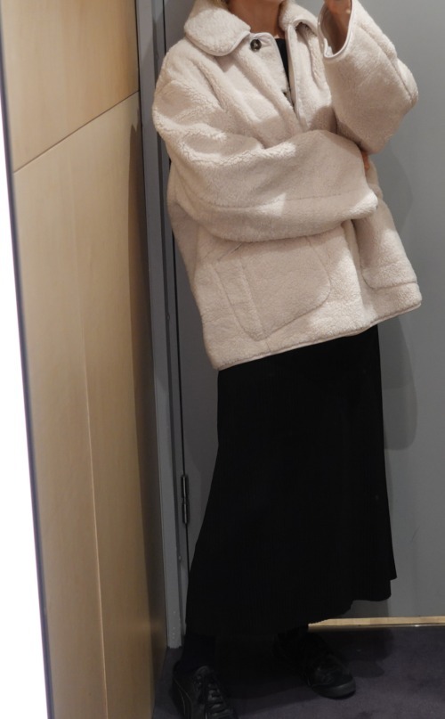 “COS” ふわふわもこもこテディジャケット