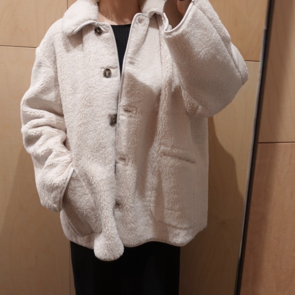 “COS” ふわふわもこもこテディジャケット