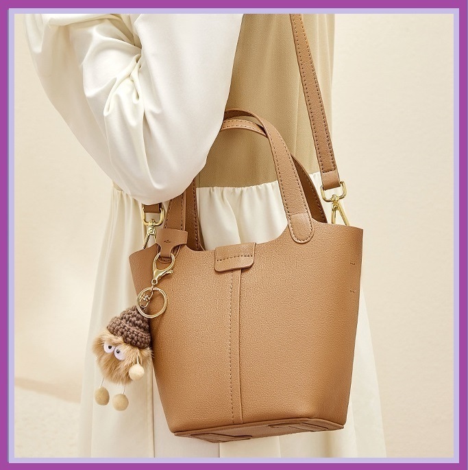 ■■韓国 BAG■■ロッキンミニトートバッグ 牛革 ベージュ♪