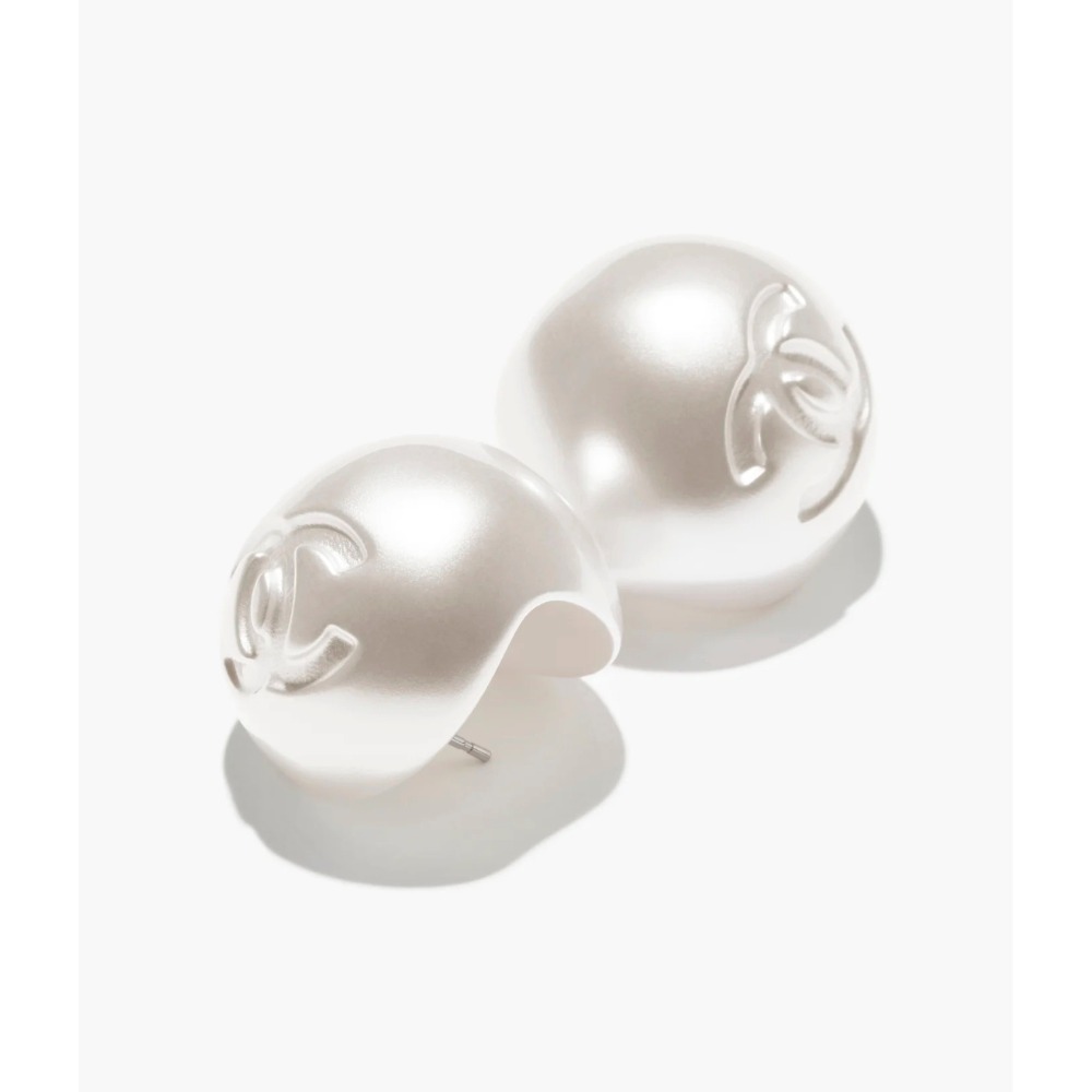 CHANEL《大きめパールがアクセント》シャネル ホワイトピアス