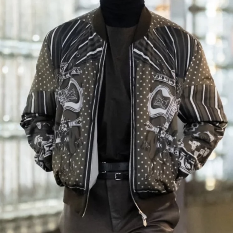 直送商品 ☆コレクションで話題☆エルメス シュヴァルパンクバンダナ ジャケット・アウター