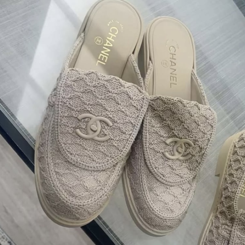 オシャレ【CHANEL】ターンロックCCロゴ サンダル ミュール