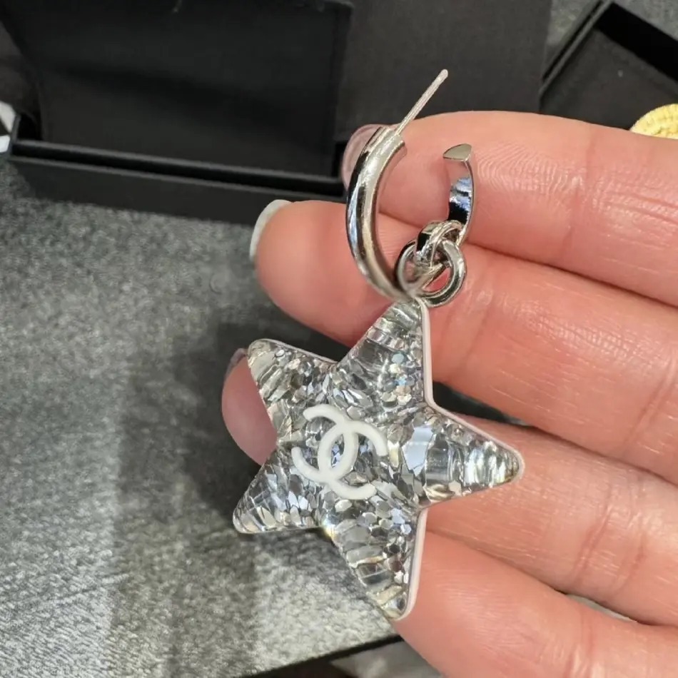 【25C/耳元で煌めく★】CHANEL ピアス 25C/耳元で煌めく☆】CHANEL ピアス