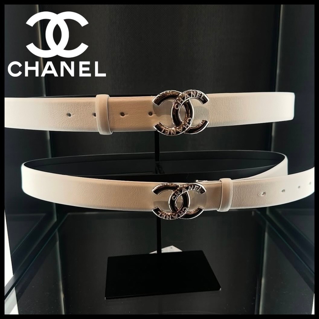 どんなコーデにも合わせやすい◎【CHANEL】CCロゴ ベルト