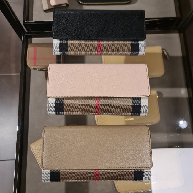 長財布 BURBERRY HALTON WALLET