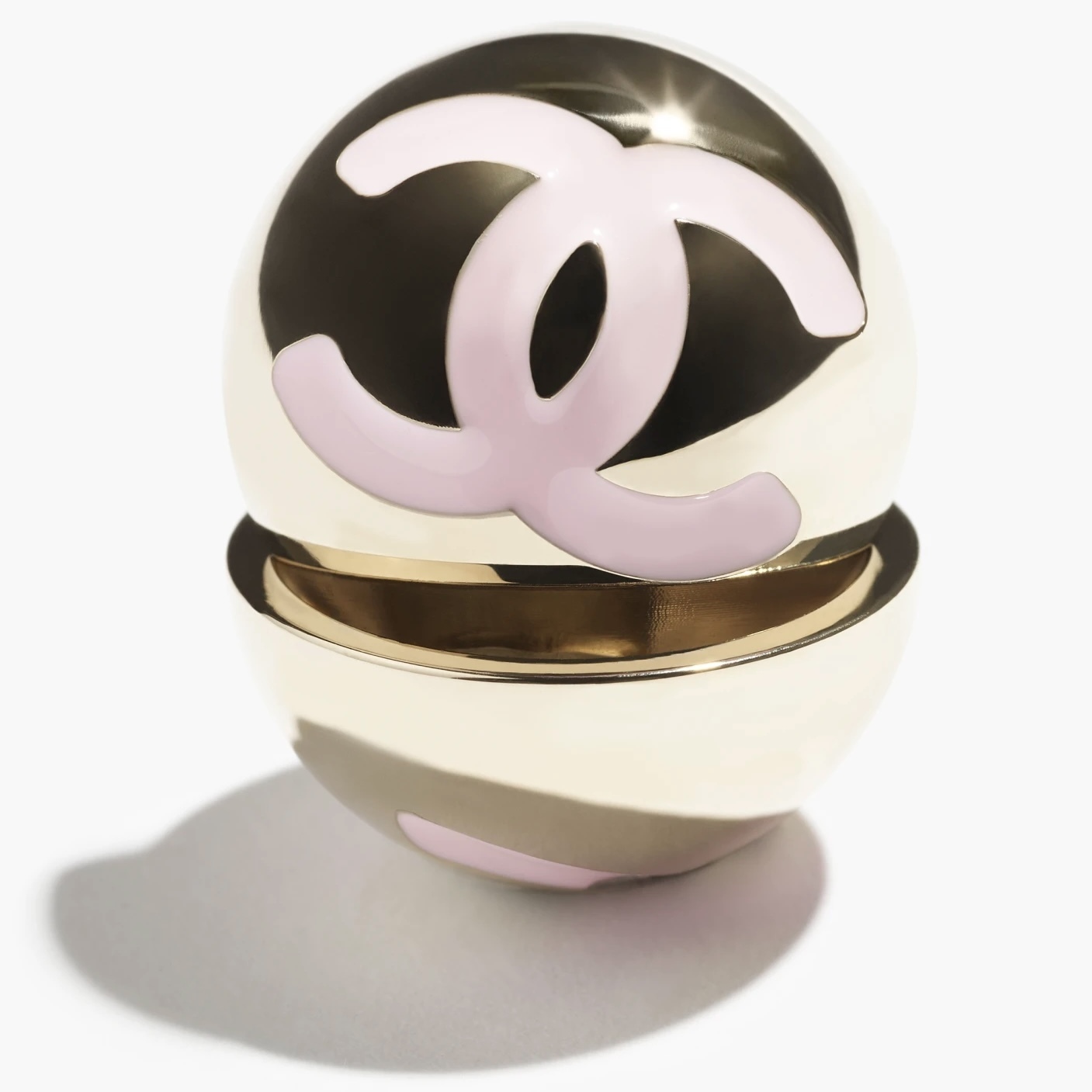 《シンプルでロゴのピンクが可愛い♪》25C限定★CHANEL ピアス