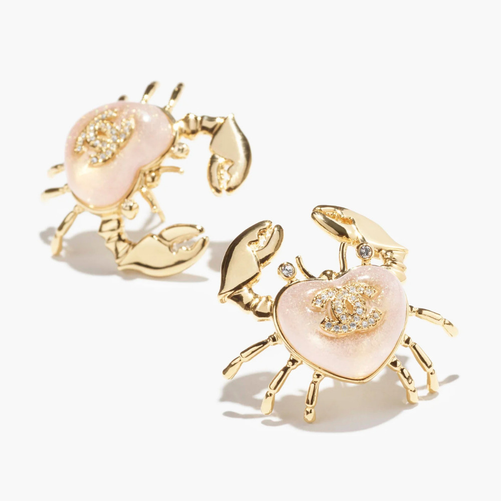 CHANEL《個性的なクラブモチーフがお洒落》シャネル25Cピアス