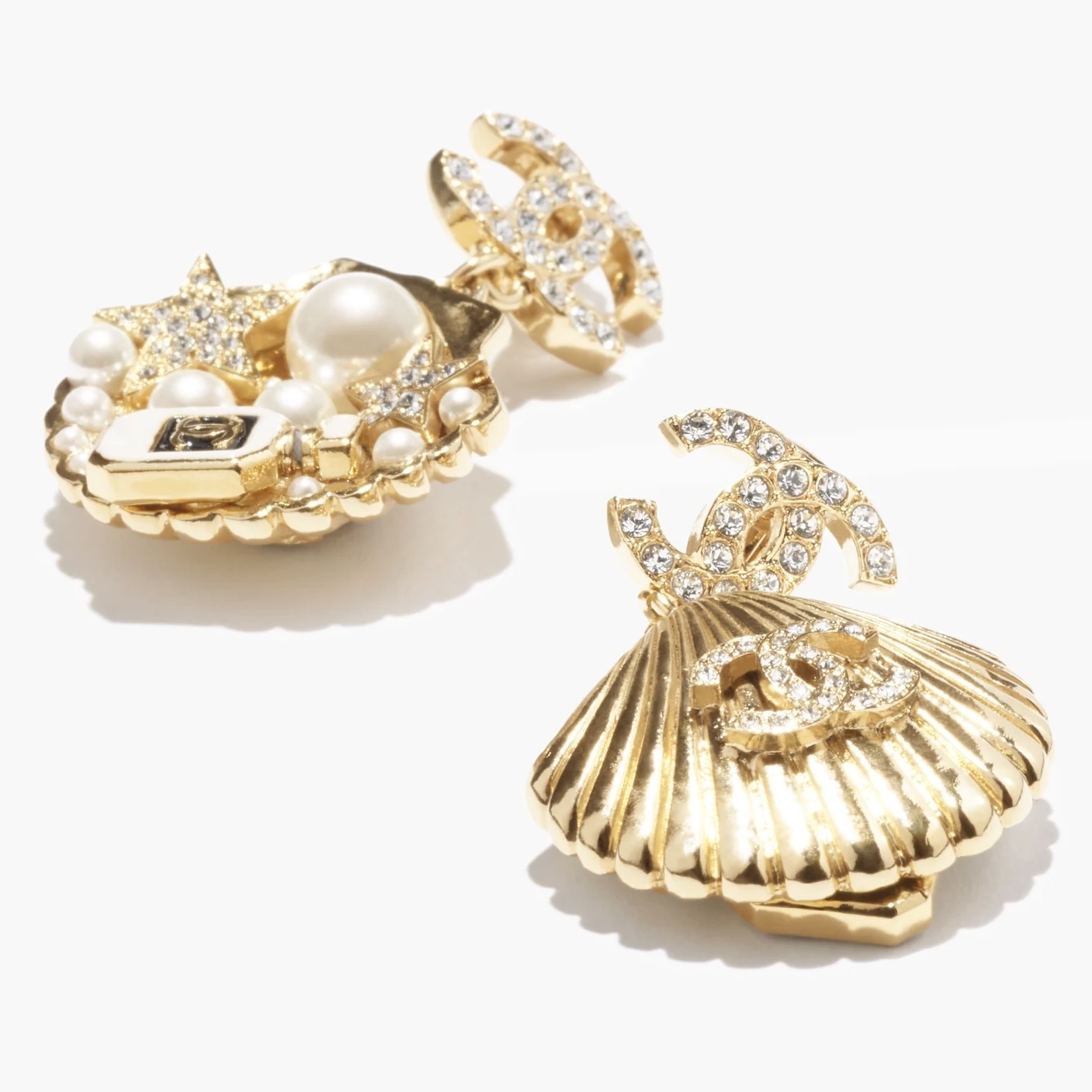 《貝殻のアクセントで両面可愛い♪》25C限定★CHANEL ピアス