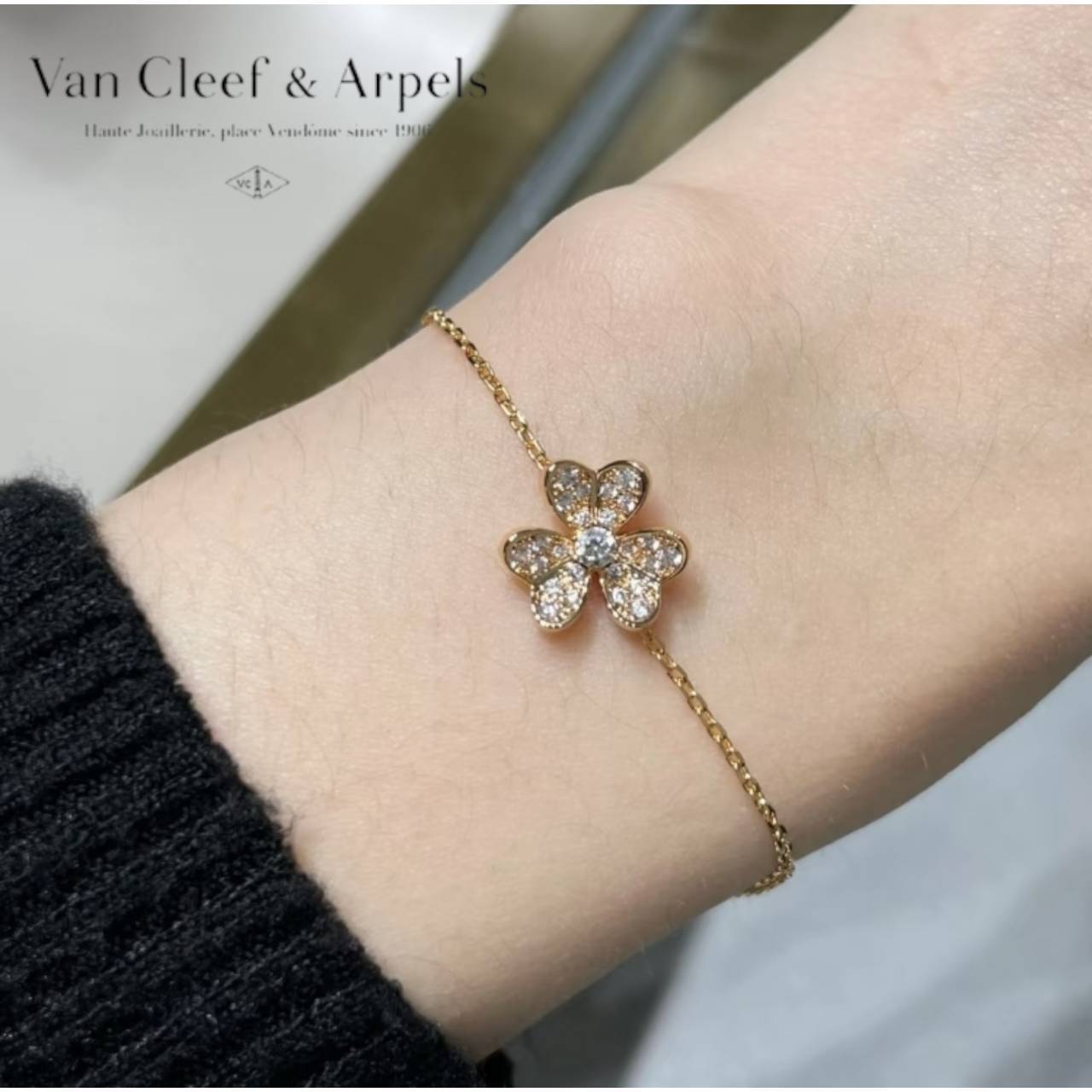 手元に煌めき♡【CHANEL】バングル ゴールド シンプル 25P 手元に煌めき【CHANEL】バングル ゴールド シンプル 25P