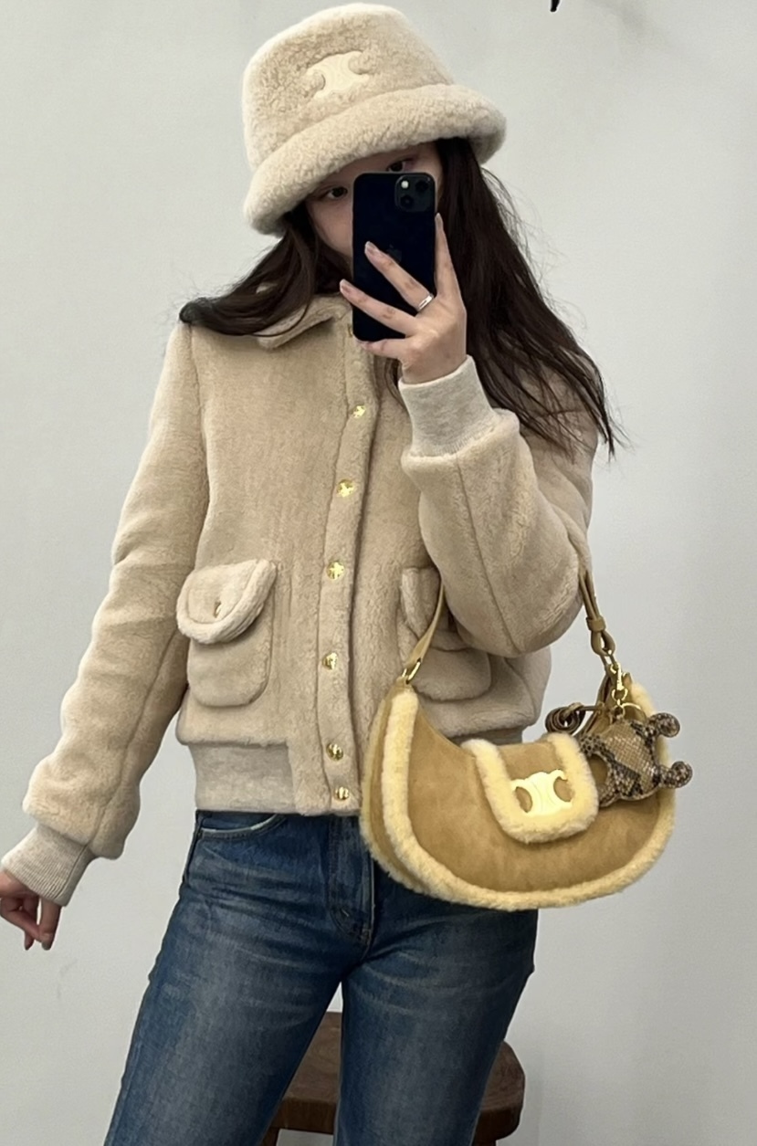 CELINE ミディアム AVA スエード& シアリング 114493FYC.02VG ≪もこもこ♪≫ CELINE ミディアム AVA（アヴァ） バッグ