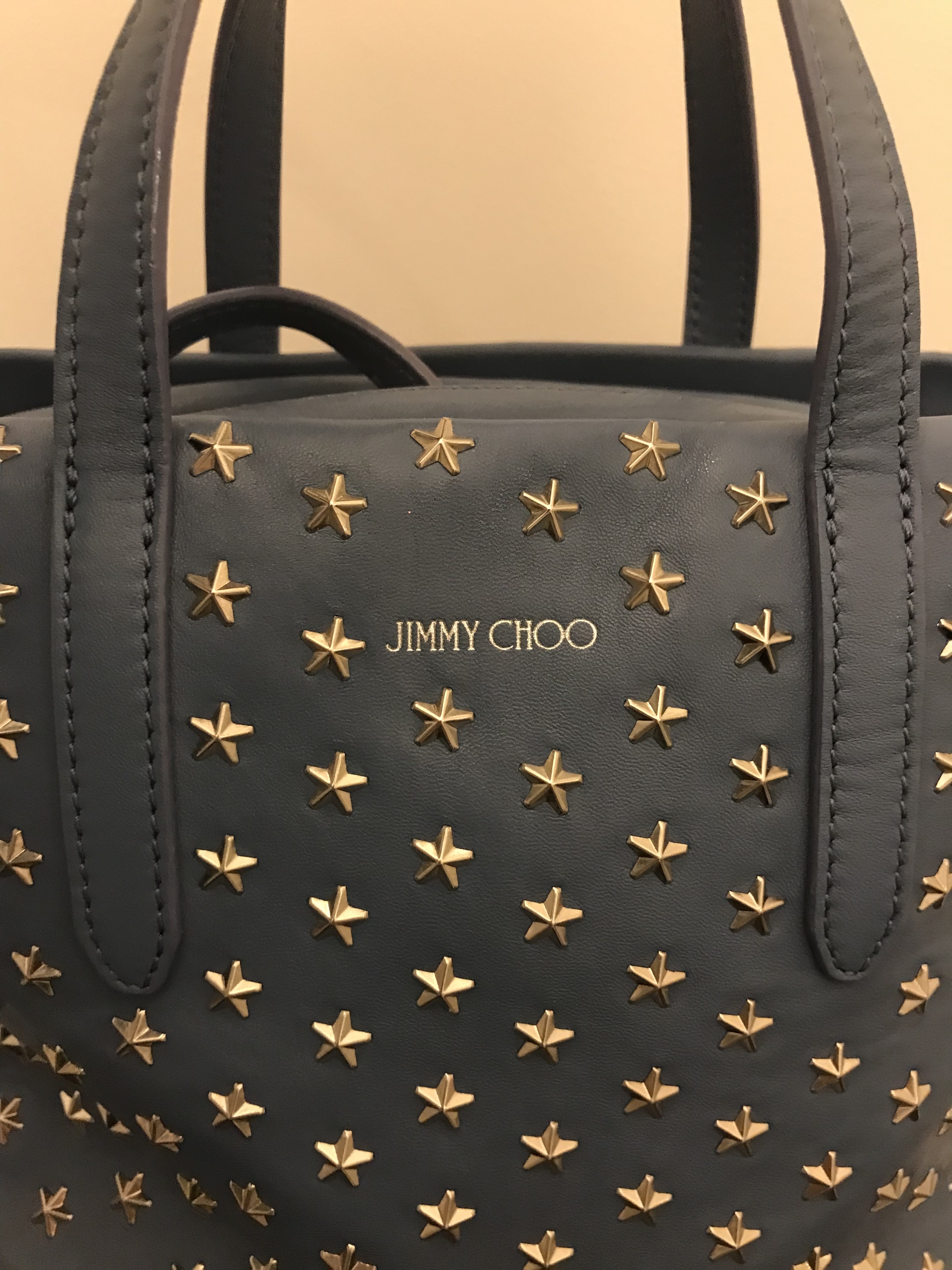 Jimmy★Choo(セールで1点のみ)大人気のStarStuds付きMiniSara Jimmy☆Choo(セールで1点のみ)大人気のStarStuds付きMiniSara