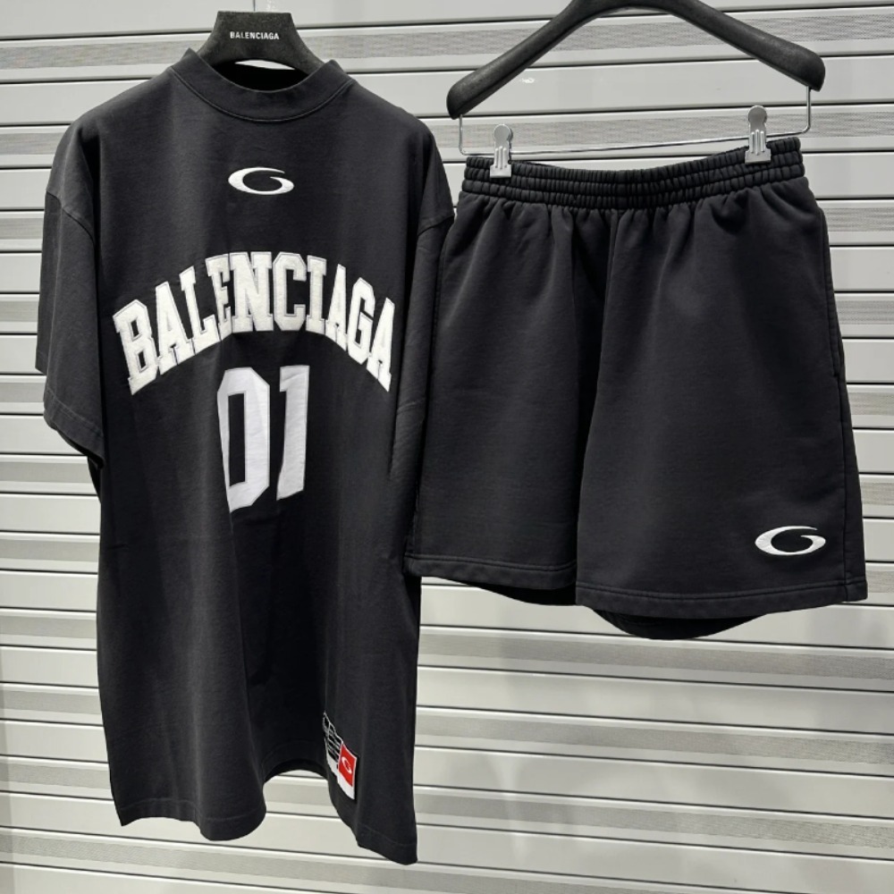 《洗練された個性》【BALENCIAGA】Basketball SeriesTシャツ