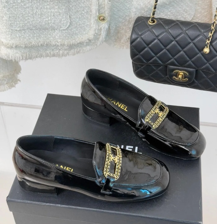 《大人かっこいい♪》CHANEL ローファー CCロゴ