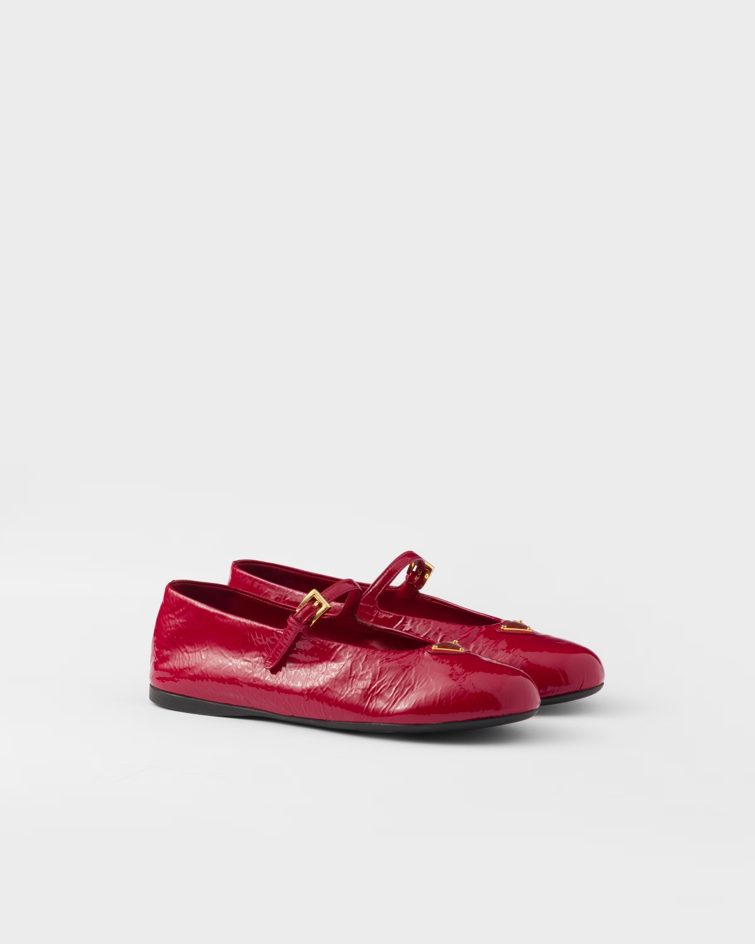 エレガントな上質パテントレザー《PRADA》Naplak バレエシューズ