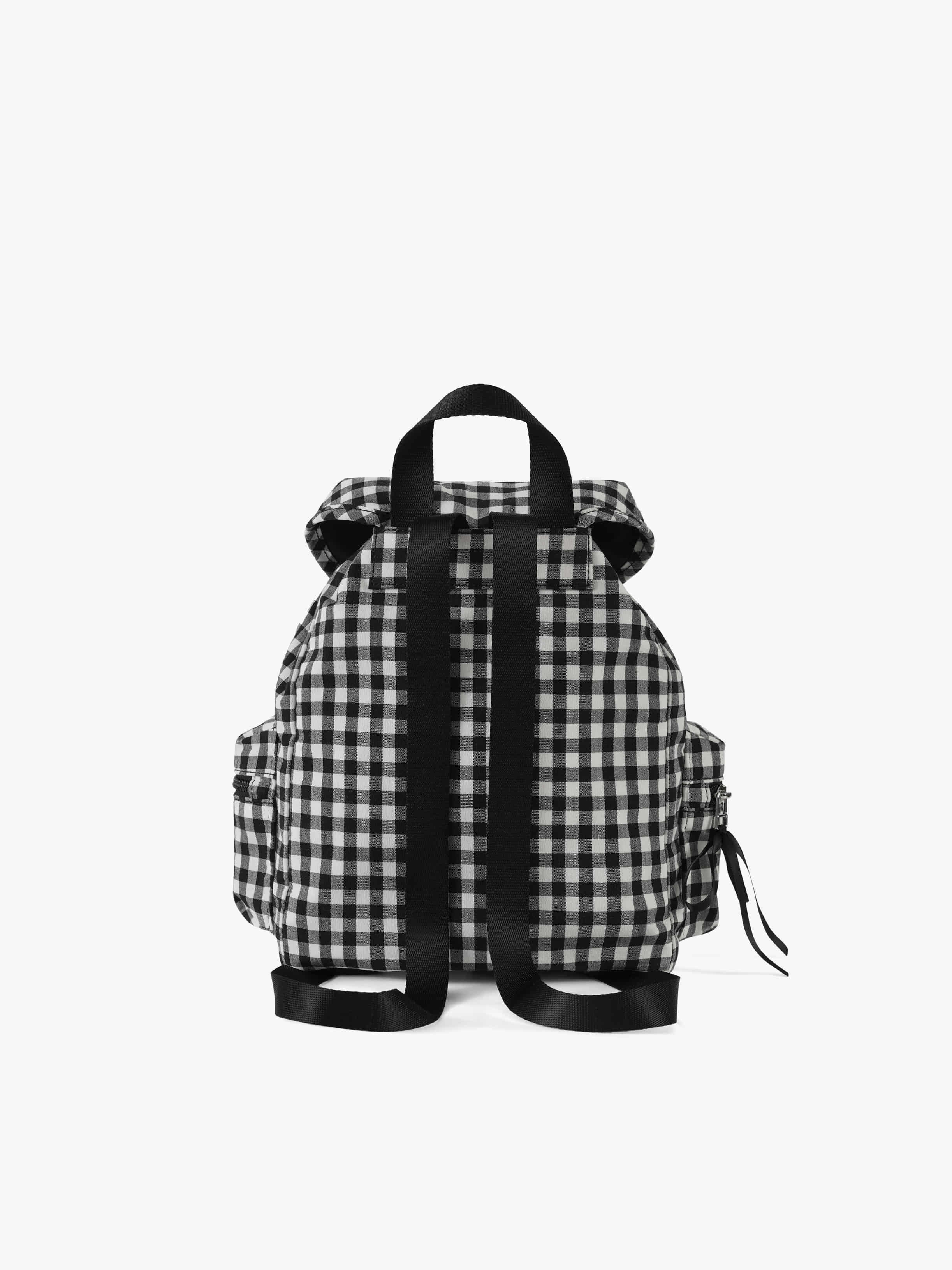 [FENNEC]★24FW★韓国人気★BERRY POCKET BACKPACK FENNEC]☆24FW☆韓国人気☆BERRY POCKET BACKPACK (Fennec