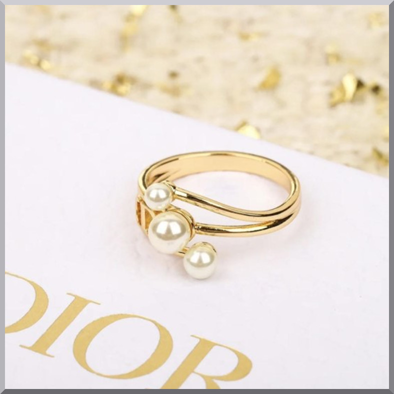 《ギフトやご褒美にも♡》DIOR Triptyque リング