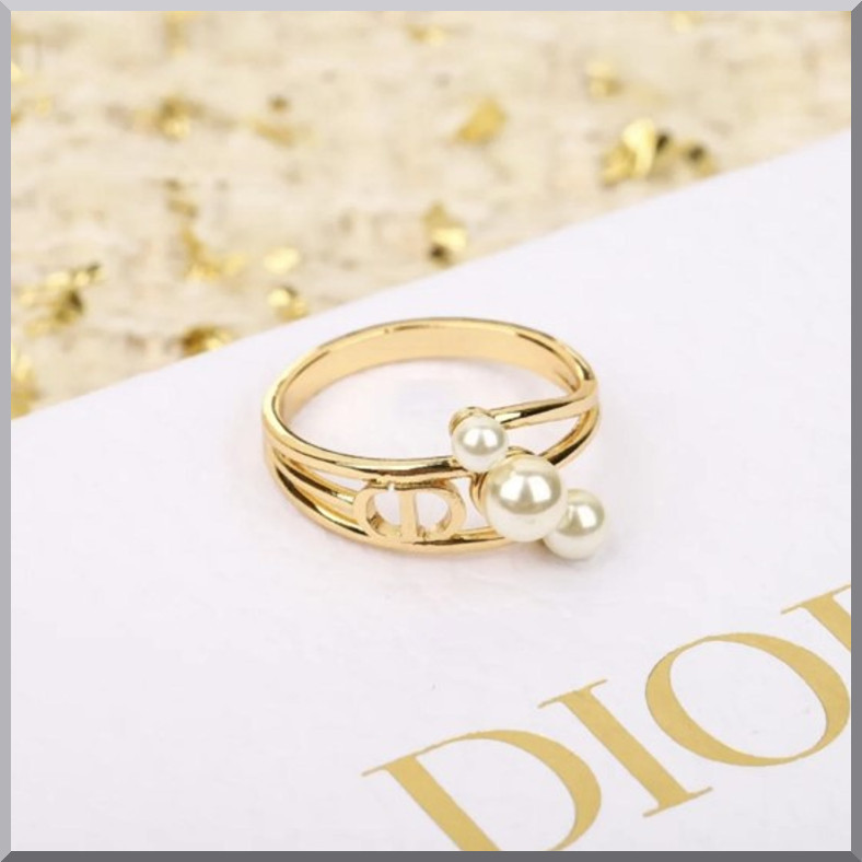 《ギフトやご褒美にも♡》DIOR Triptyque リング