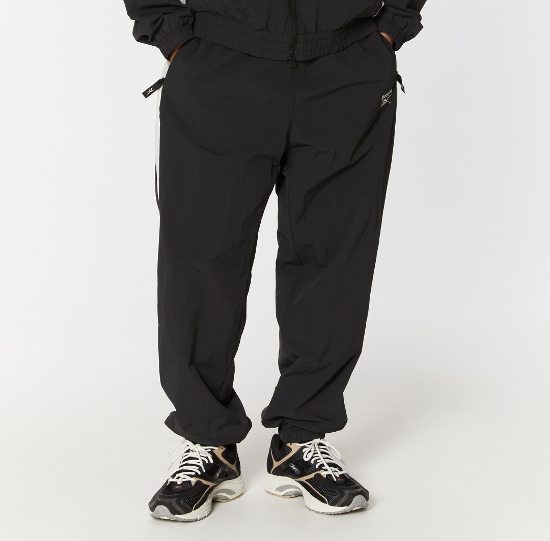 ★韓国の人気★【REEBOK】★Legend Warm Up Pants★パン.ツ★ ☆韓国の人気☆【REEBOK】☆Legend Warm Up Pants☆パン.ツ☆