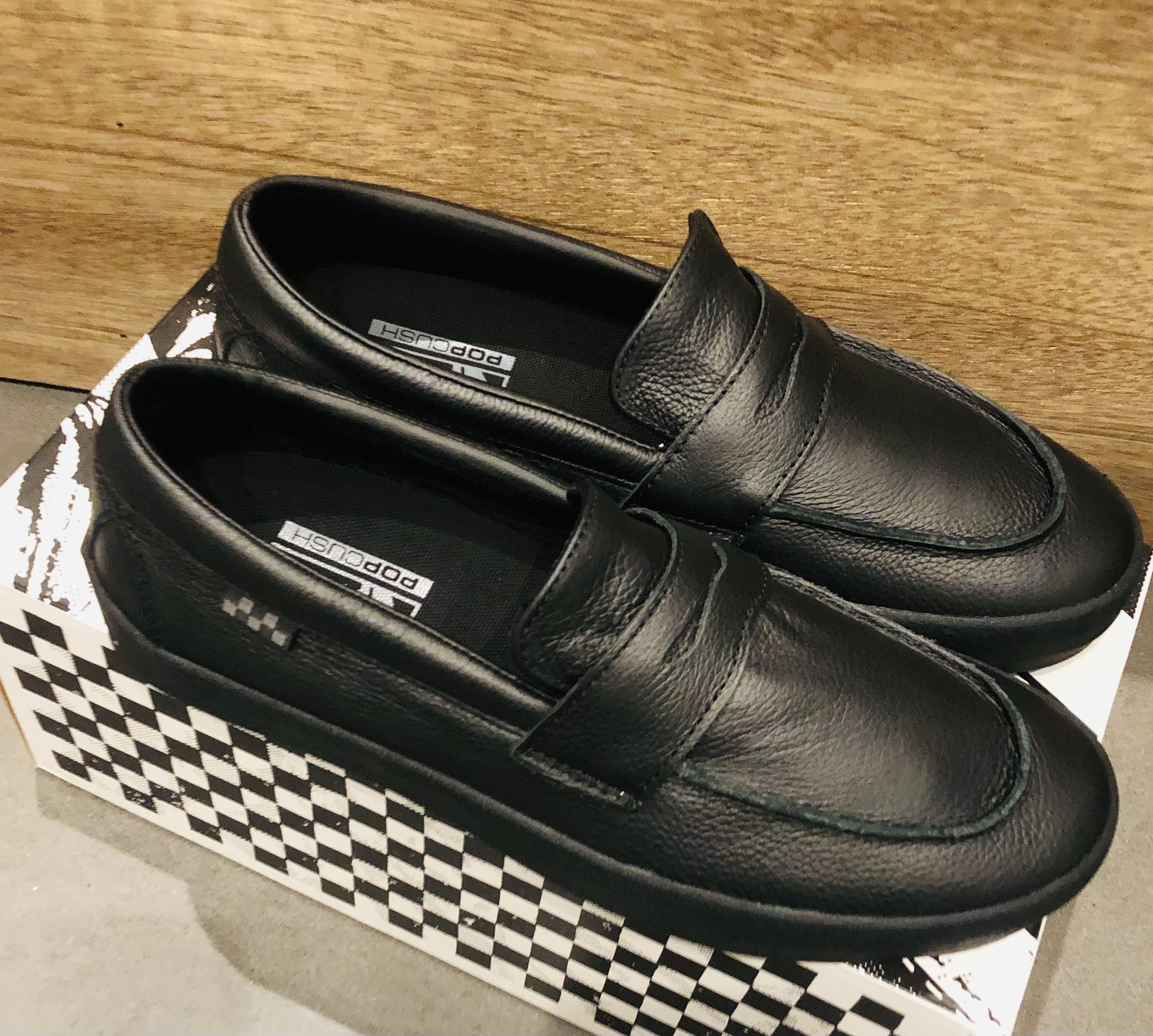 人気《VANS》SKATE LOAFER 本革ローファー