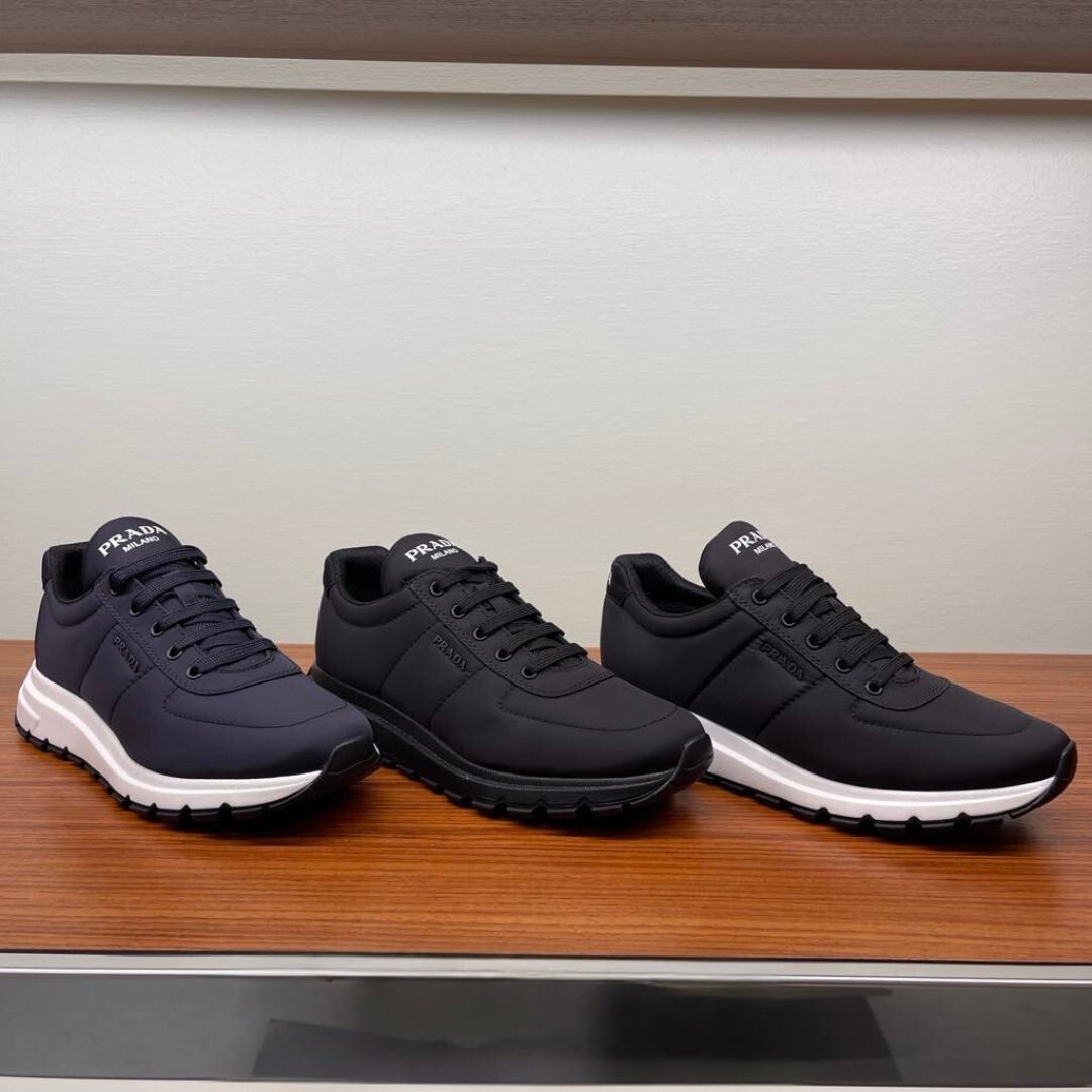 ★PRADA/プラダ★ スニーカー 2EG366