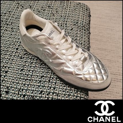シルバー（銀色）系 22.5cm CHANEL(シャネル) スニーカー