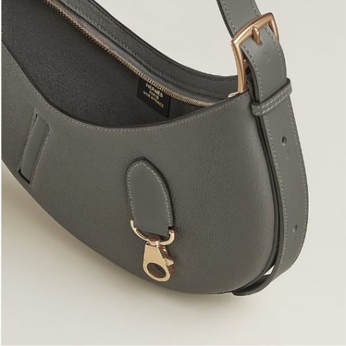★フックにチャーム◎【HERMES】バッグ《P'tit Arcon》グレー