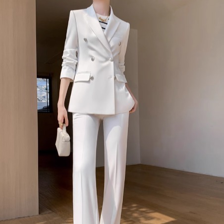 ツーピース ダブルジャケット ストレートパンツ 上品 高級感