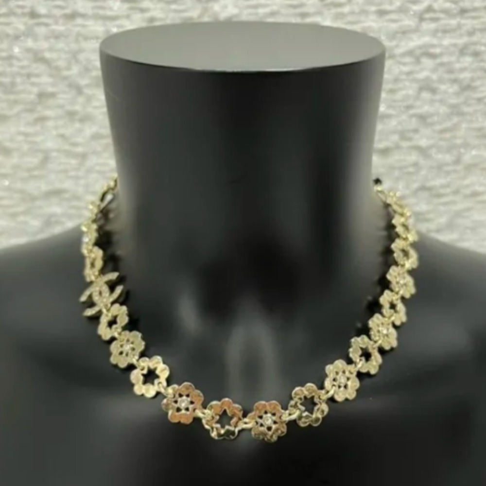 大人可愛いフラワーモチーフ♡【CHANEL】ネックレス