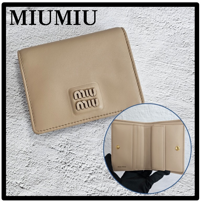 ☆関税込☆MIUMIU★ロゴ 小銭入れ付き 折りたたみ財布★CAMMEO