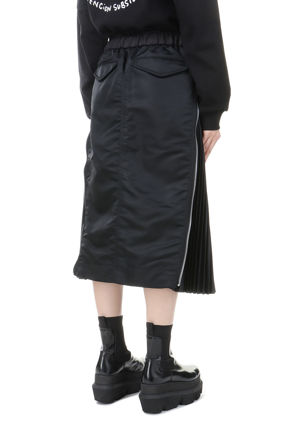 益若つばさ愛用《Sacai》サイドジッパー 2way Nylon Twill Skirt