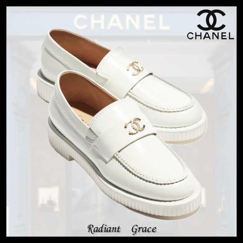 《洗練されたシルエット》CHANEL ローファー ホワイト