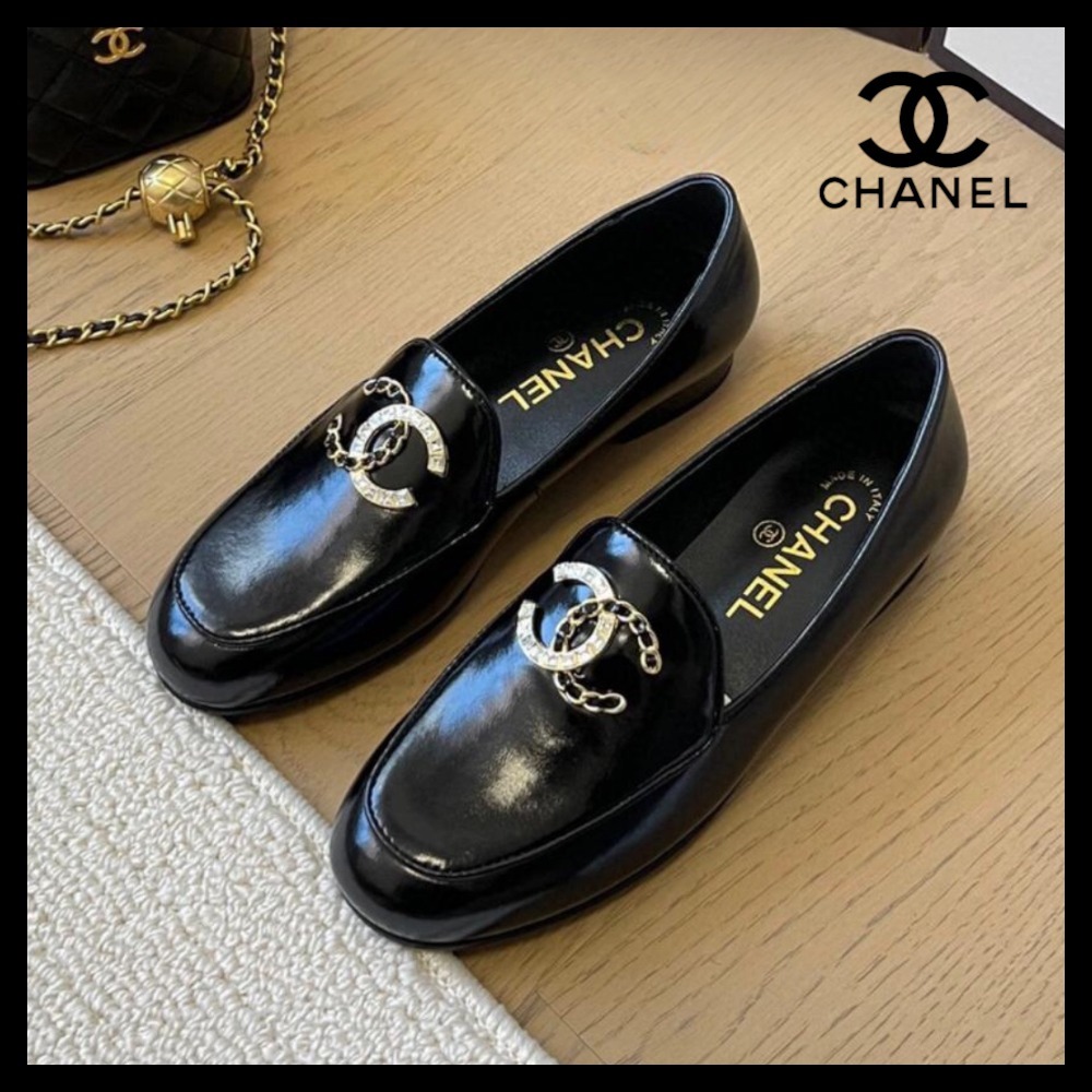 人気アイテム★上品でエレガント【CHANEL】CCロゴ ローファー 2024SS☆送料無料【CHANEL シャネル】CCロゴ ローファー レザー