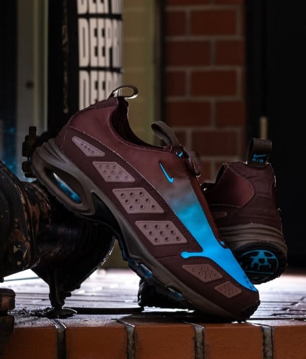 NIKE AIR MAX SNDR BURGUNDY CRUSH/BALTIC BLUE 国内発送