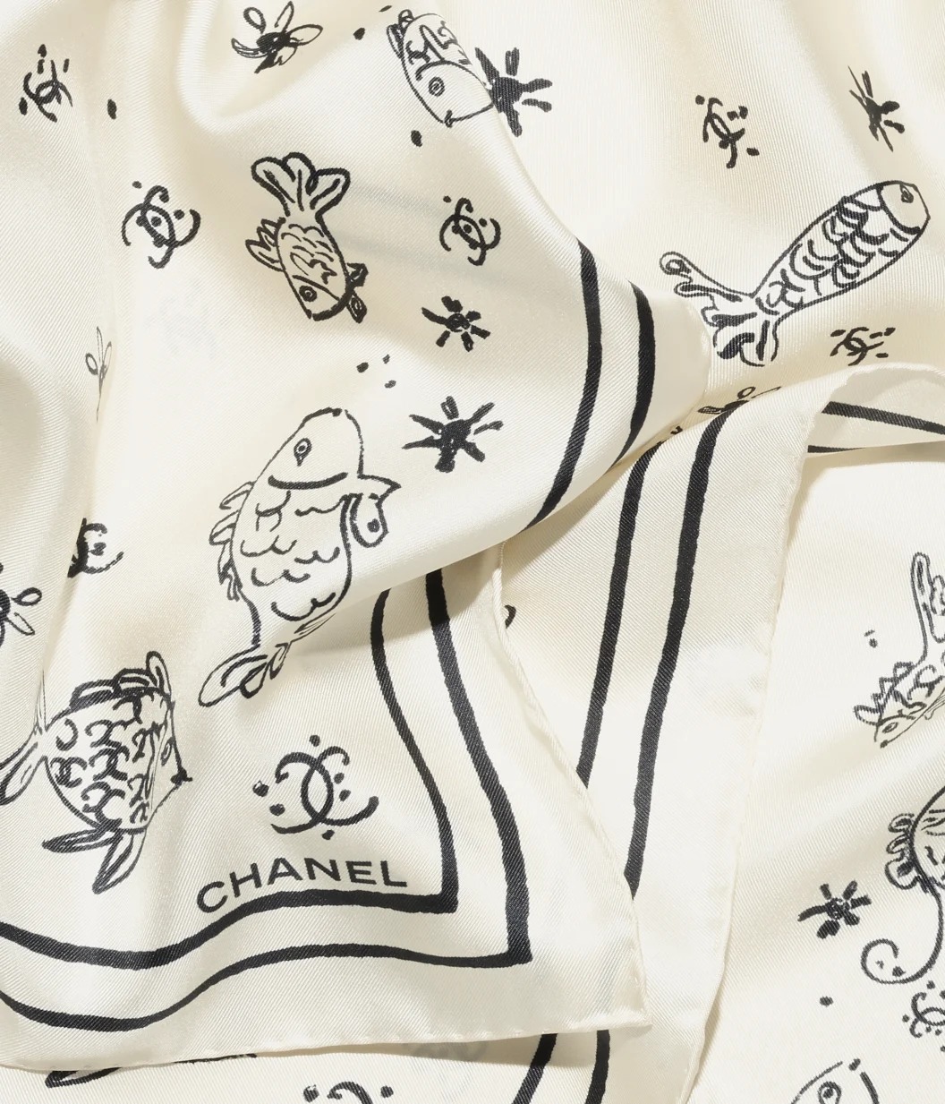 《25C》キュートなデザイン♪【CHANEL】シャネル スカーフ