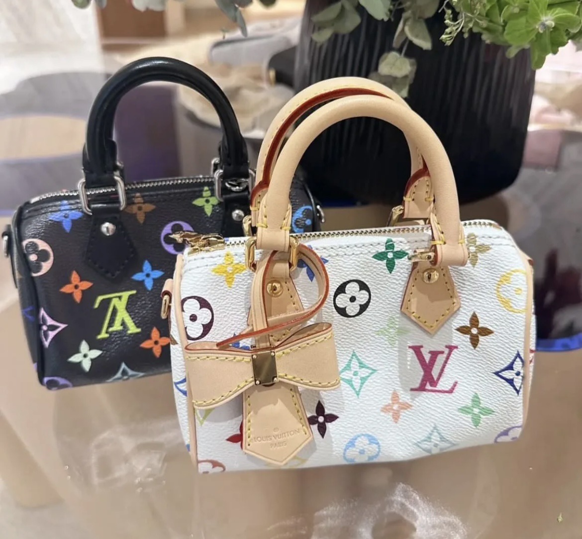 目をひくカラフルな可愛さLouisVuitton村上隆コラボミニボストン