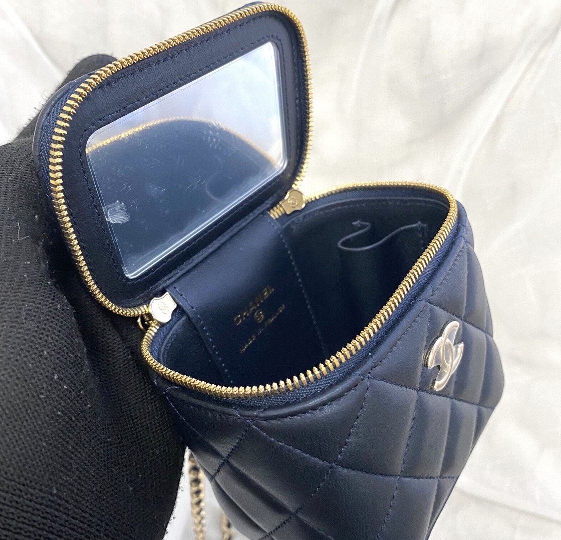 VINTAGE シャネル トップハンドル ミニバニティバッグ ネイビー VINTAGE シャネル トップハンドル ミニバニティバッグ ネイビー