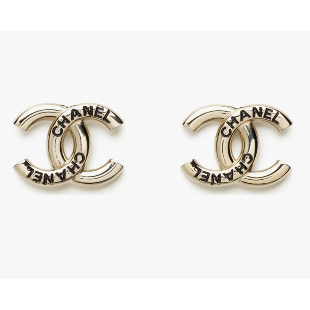 CHANEL《ロゴ入りデザインが可愛い》CCピアス シャネル 25C