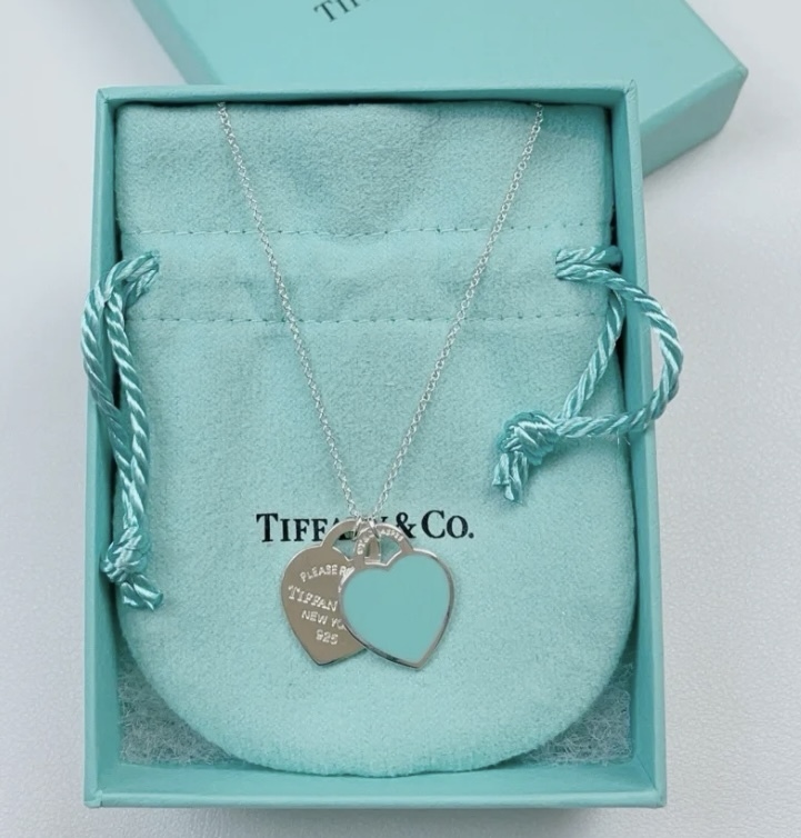 優美なコントラスト《Tiffany＆Co》ダブルハートタグ ペンダント
