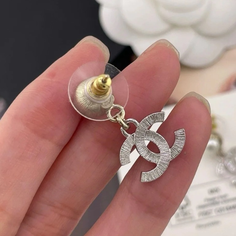 ＊揺れるパール♪＊【CHANEL】シャネル ピアス CCマーク 揺れるCCマーク♪【 CHANEL 】パール CCマーク ピアス