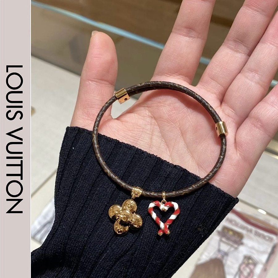 《ギフトにも》LOUIS VUITTON ブレスレット フラワーチャーム