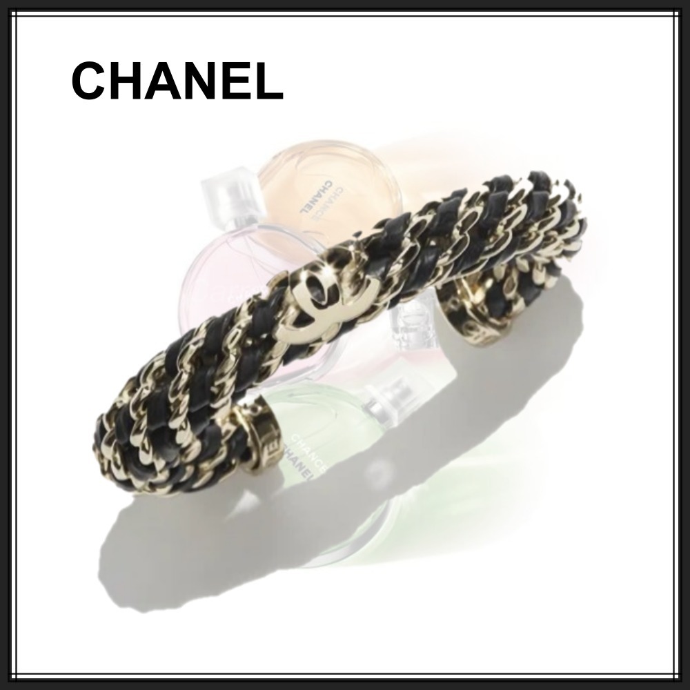 ゴールドレザーがかっこいい【CHANEL】CCロゴ ブレスレット